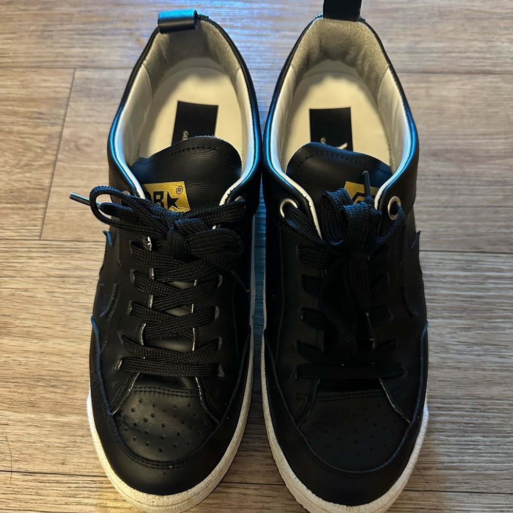 Very good used condition Authentic Golden Goose size 39